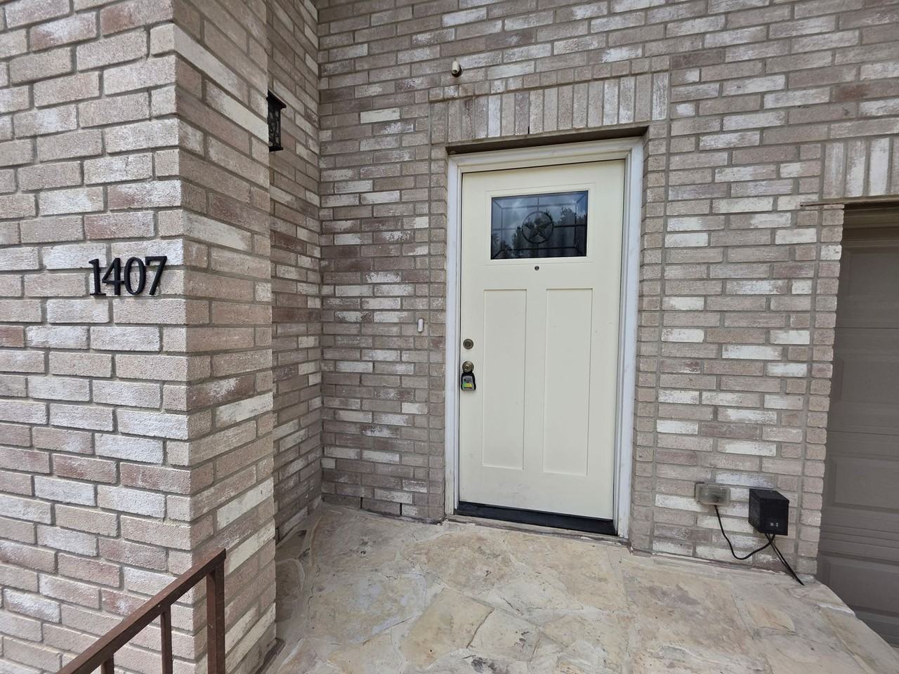 1407 Blackbridge - Photo 2 of 39