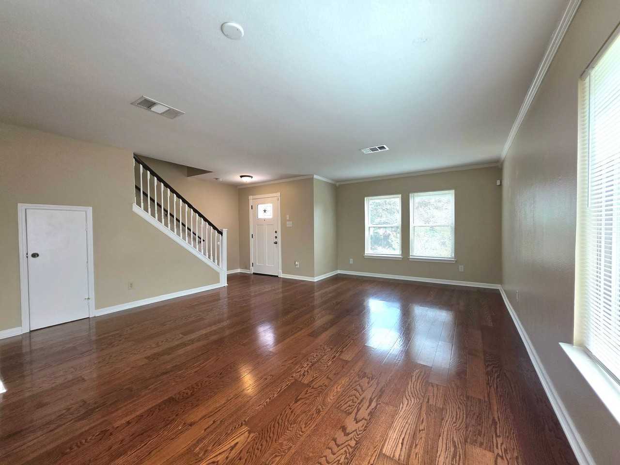 1407 Blackbridge - Photo 3 of 39
