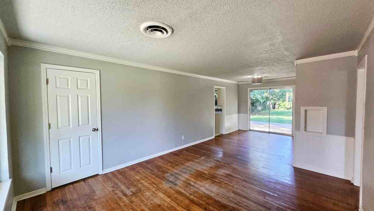 4029 Nw 19th St - Photo 2 of 16