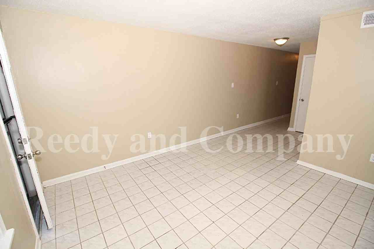 3385 Vernon Ave - Photo 4 of 13