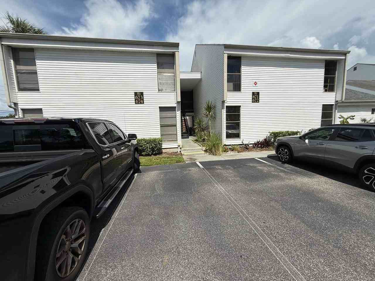 673 Haven Pl - Photo 2 of 9