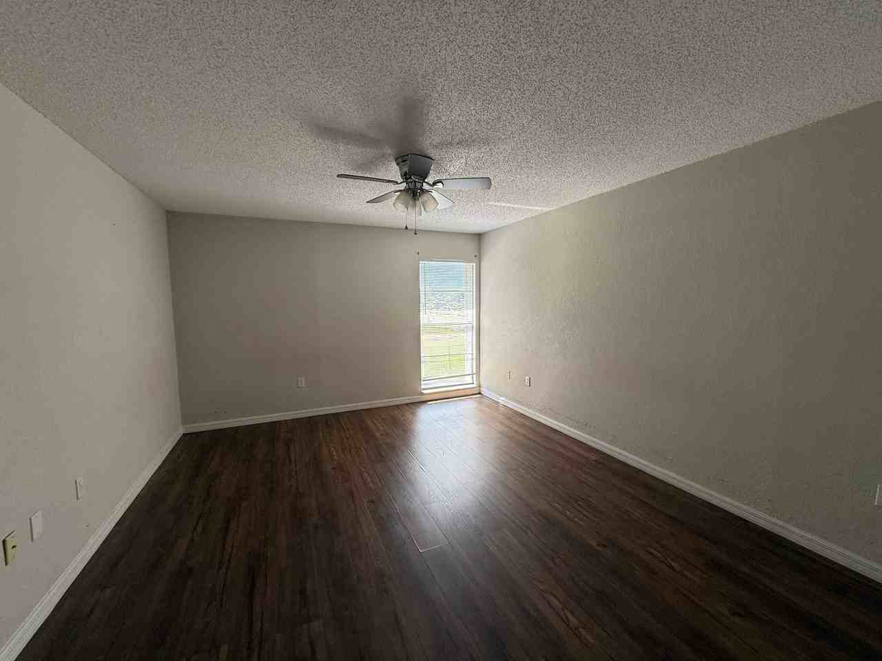 673 Haven Pl - Photo 6 of 9