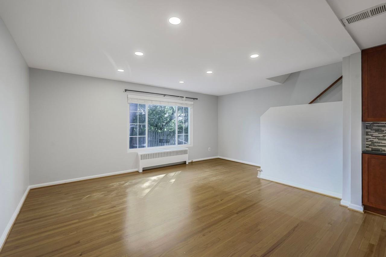 231 Burgess Ave - Photo 4 of 25