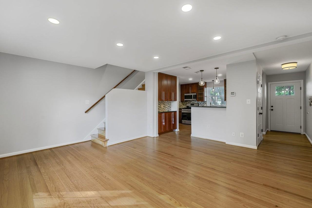 231 Burgess Ave - Photo 6 of 25