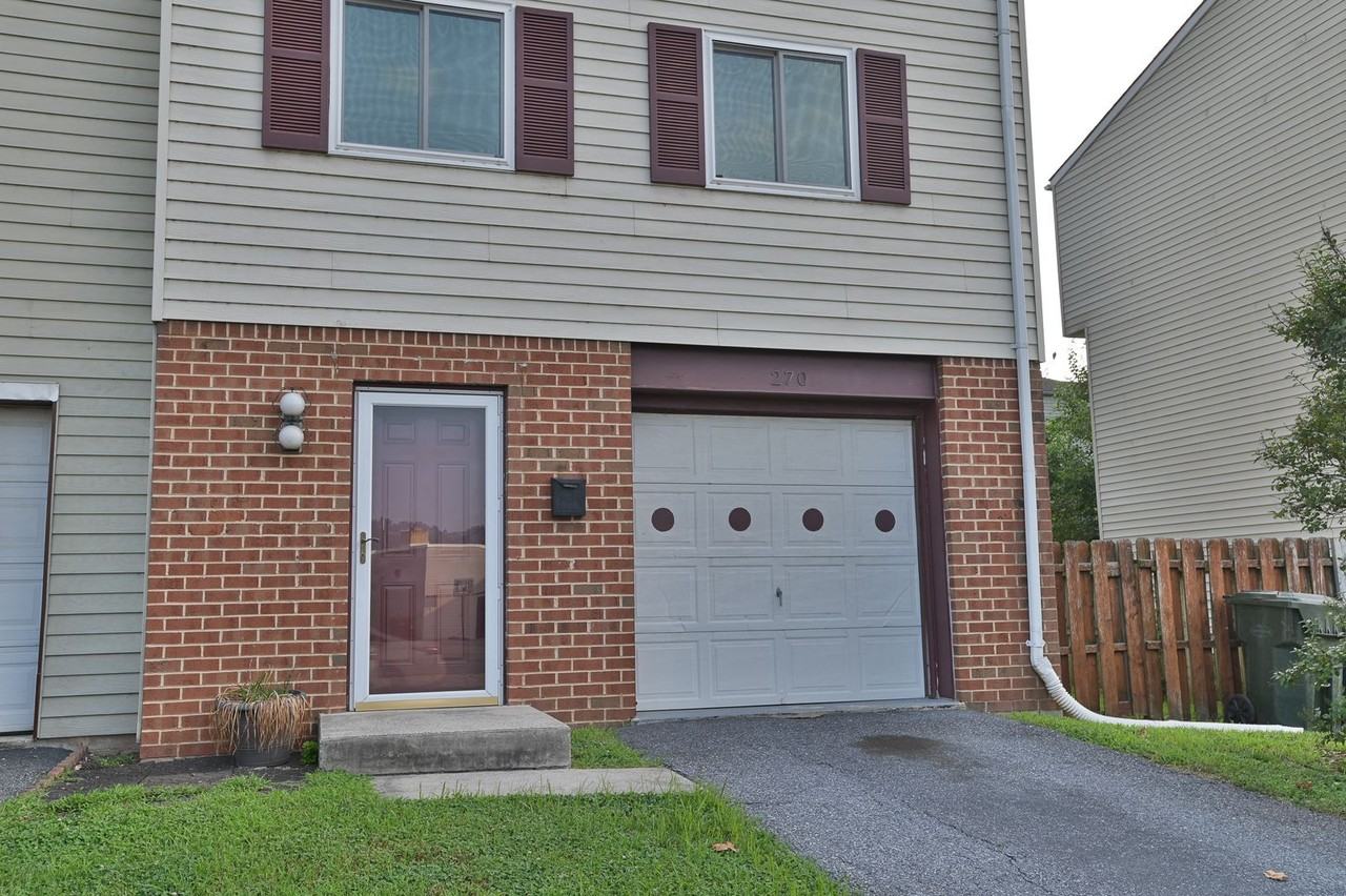 270 Broad St - Photo 3 of 38