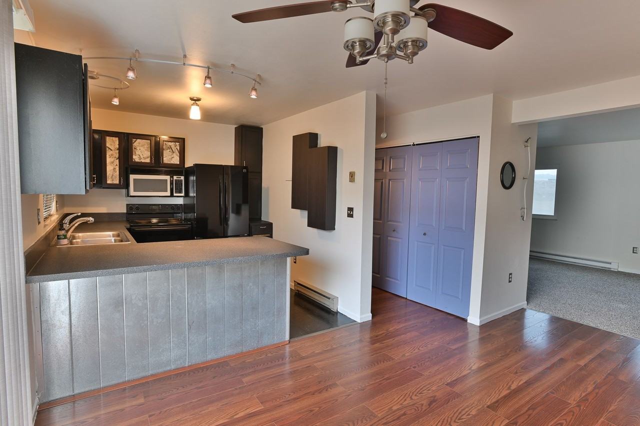 270 Broad St - Photo 5 of 38