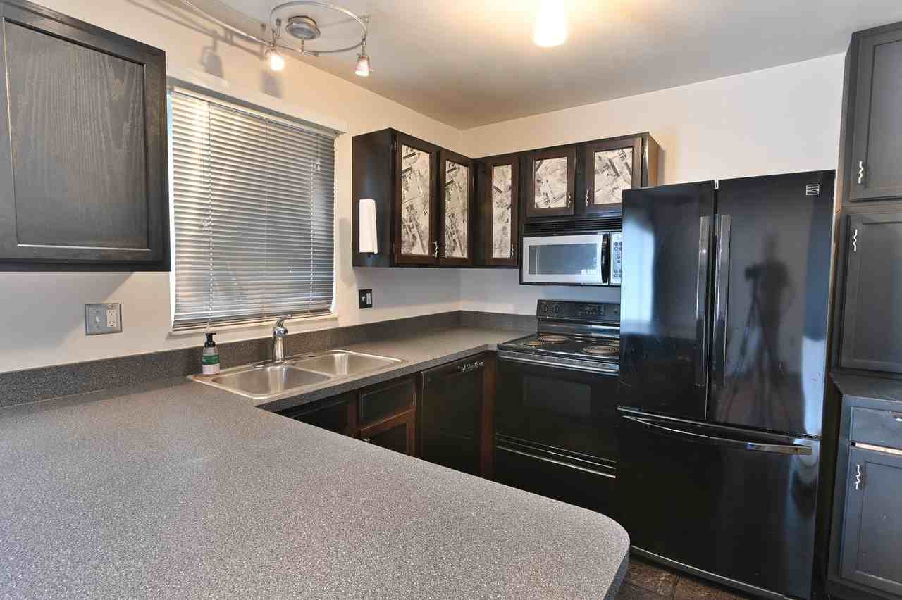 270 Broad St - Photo 7 of 38