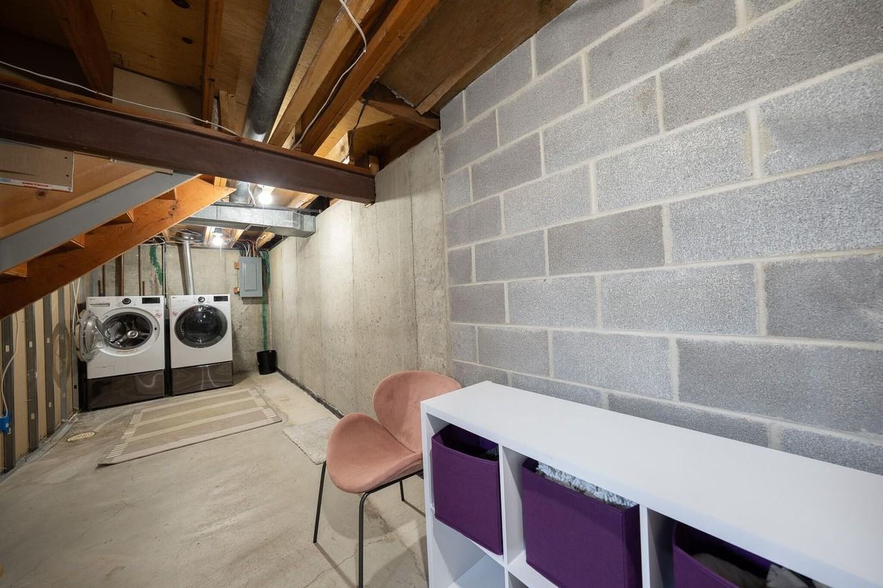 2001 Iris Dr - Photo 2 of 34