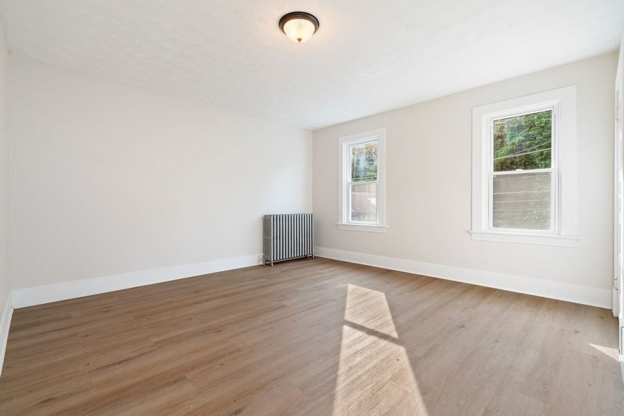 1609 Lynn Ave - Photo 2 of 23