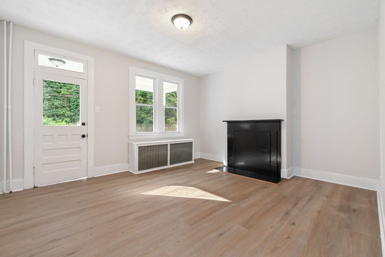 1609 Lynn Ave - Photo 3 of 23