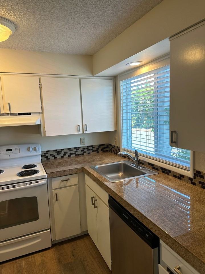 17146 Sw Alexander St - Photo 7 of 22