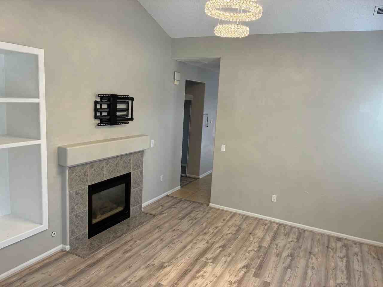 357 Ivory Cir - Photo 3 of 12