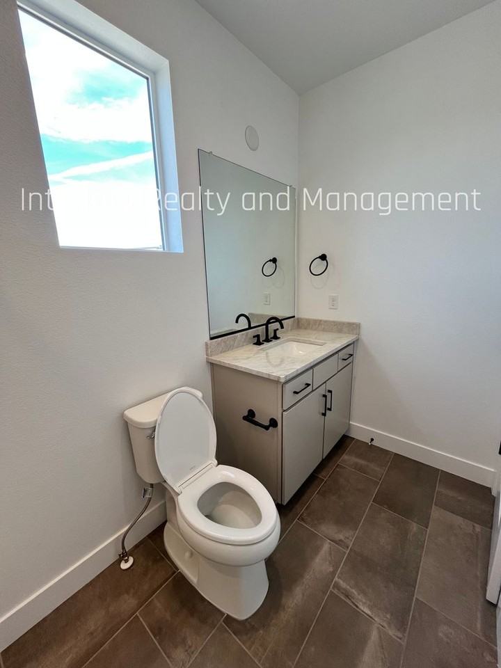 10976 E Geddes Pl - Photo 4 of 39
