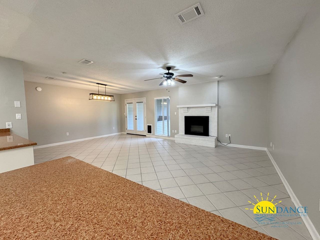 1501 Royal Palm Dr - Photo 4 of 31