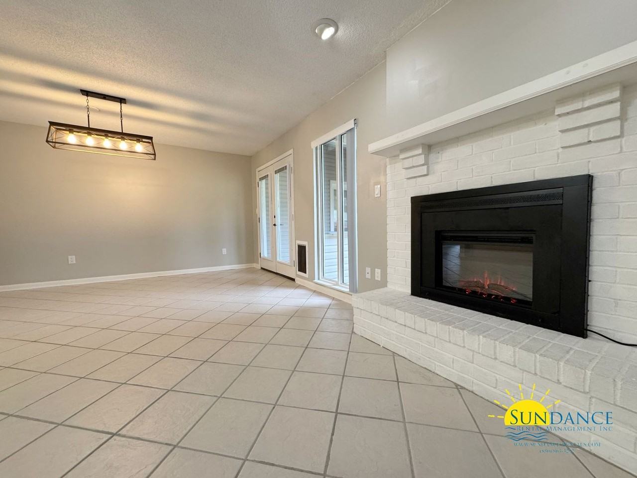 1501 Royal Palm Dr - Photo 5 of 31