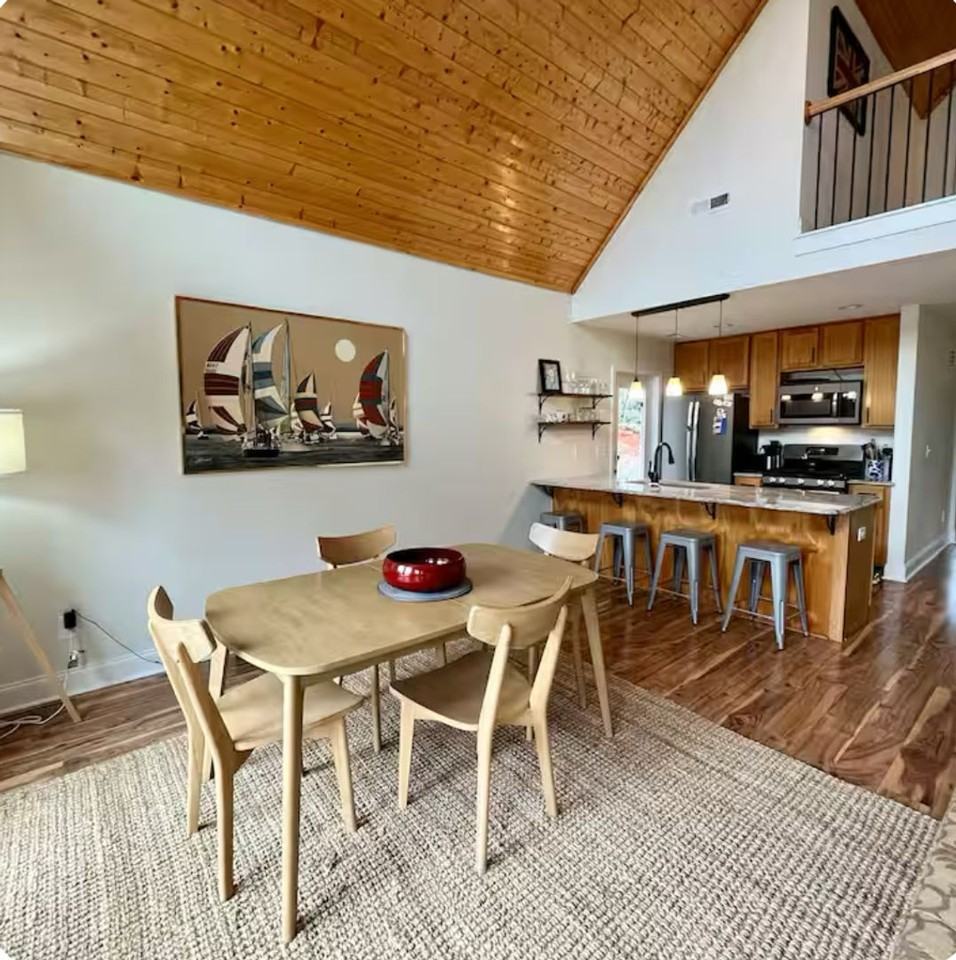 192 Caledonia Rd - Photo 3 of 11