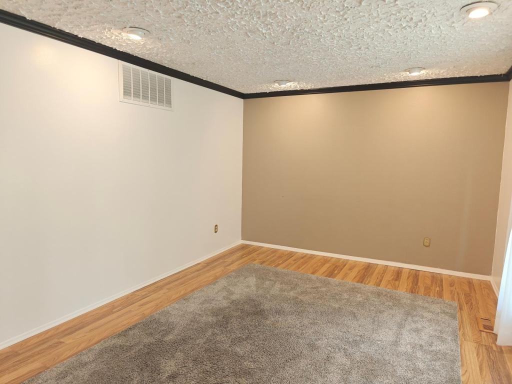 41957 Arthur St - Photo 2 of 22