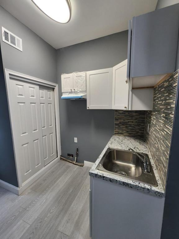 260 Grand St Rear - Photo 2 of 8