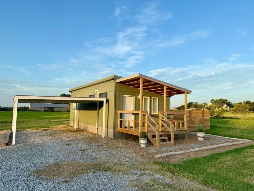 671 County Road 3386 - Photo 2 of 24