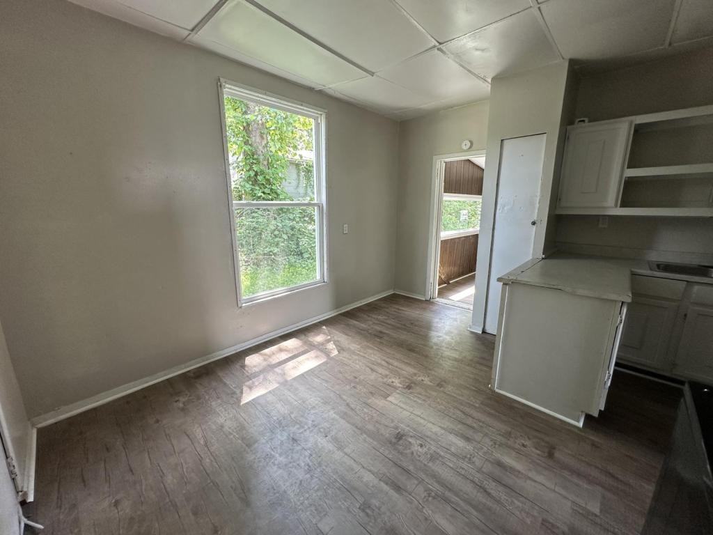 315 West Hickory Street - Photo 2 of 10