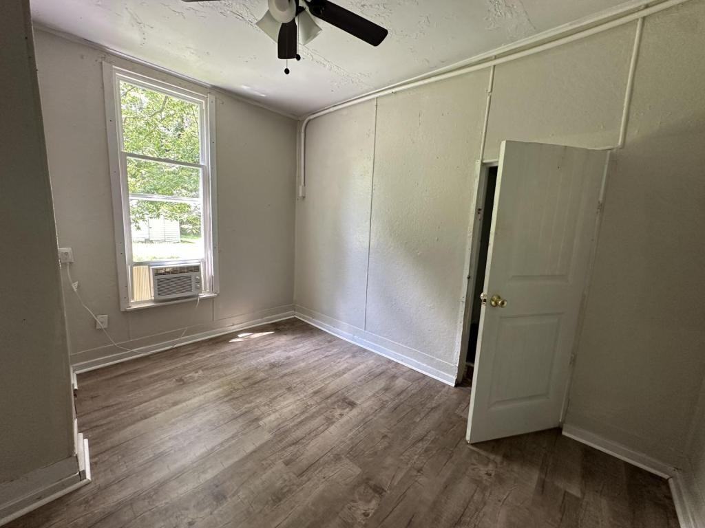 315 West Hickory Street - Photo 3 of 10