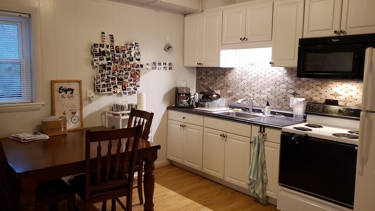 1211 - Photo 2 of 11