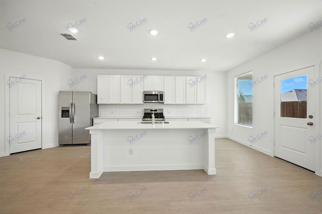 1813 Bog Spruce Ln - Photo 6 of 21