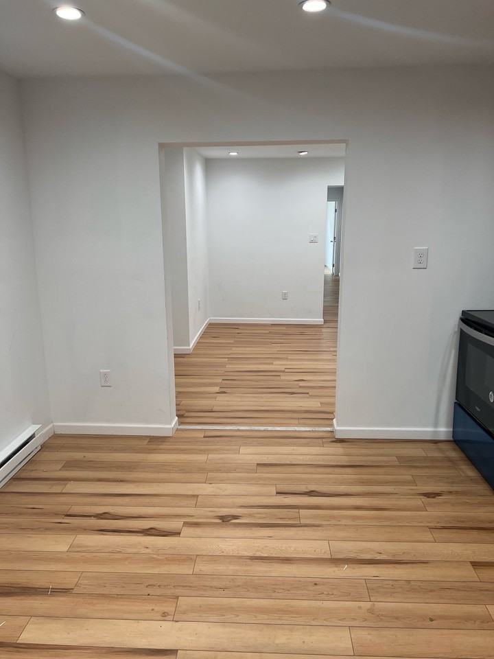 113A W Blaine St #1 - Photo 3 of 21