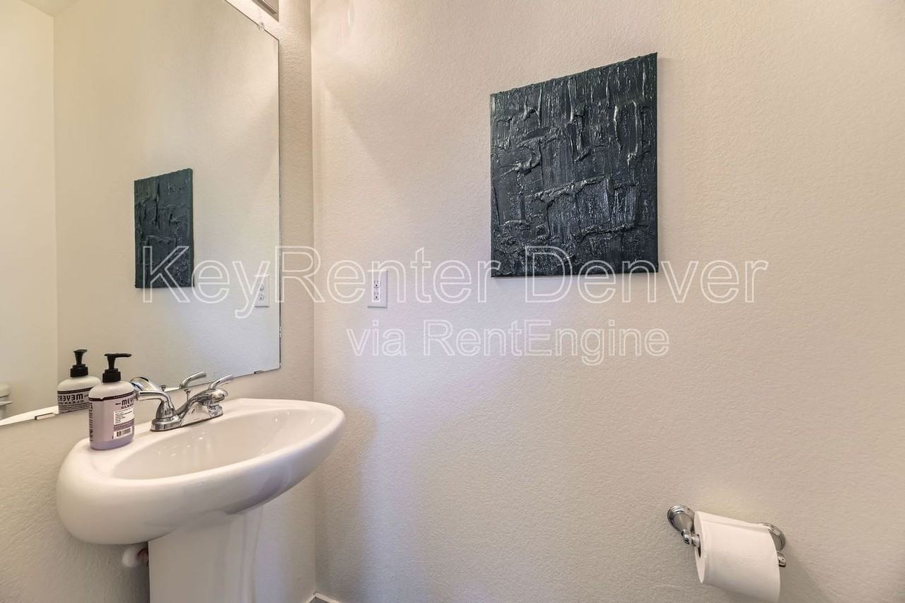 20019 E 48th Pl - Photo 5 of 12