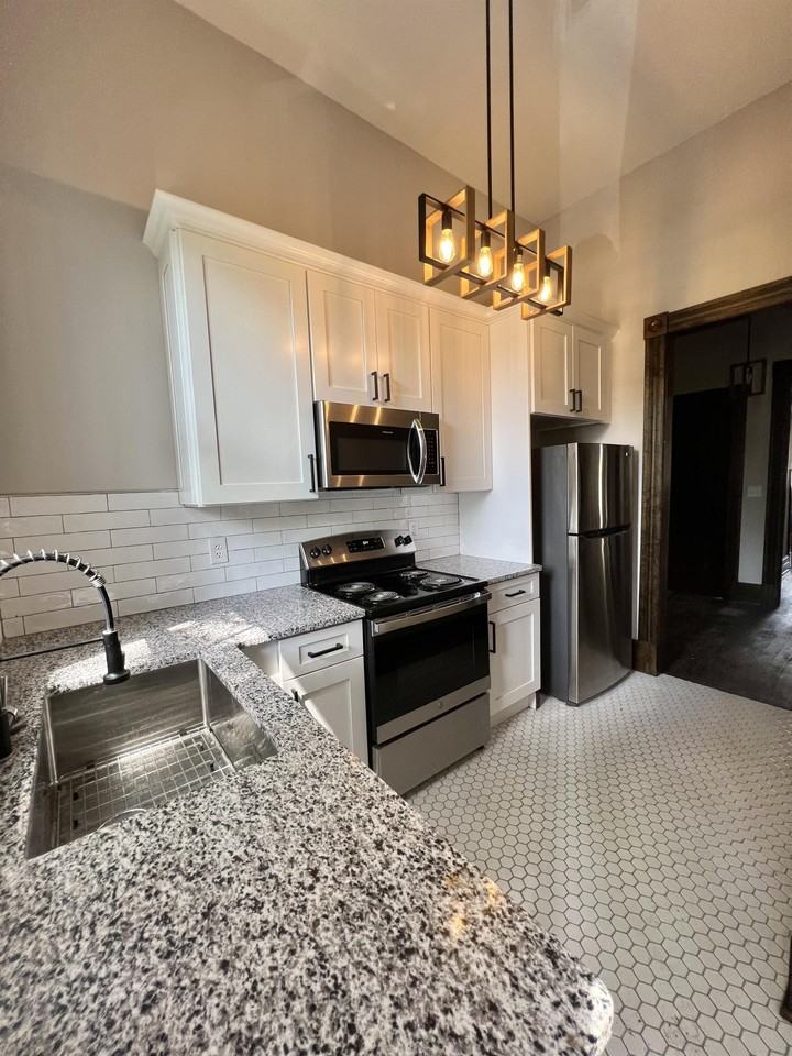 2313 Whitaker St #A - Photo 5 of 15