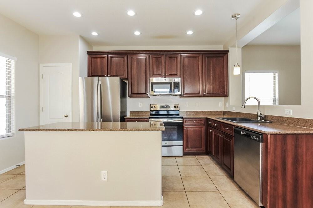 18514 W Udall Dr - Photo 7 of 17