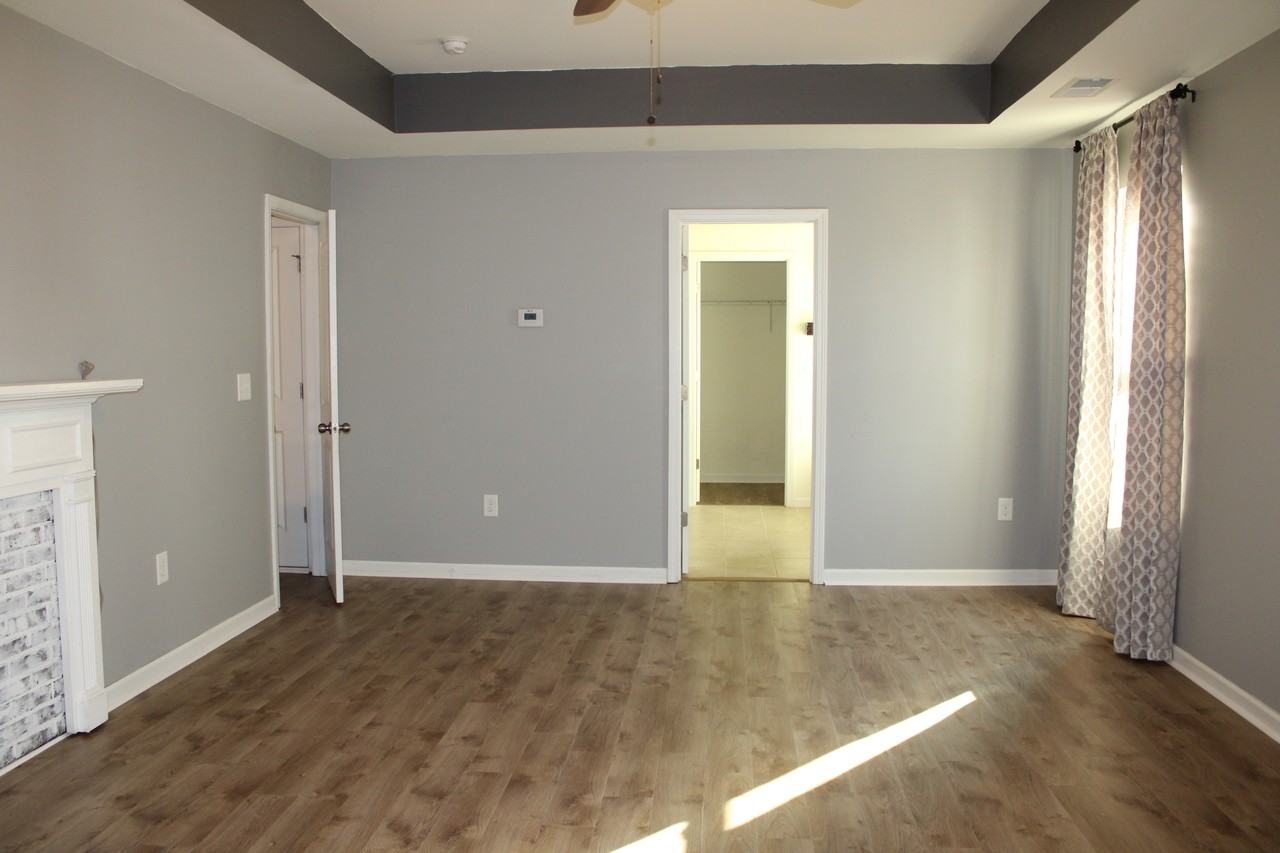 138 Lyonshall St - Photo 5 of 34