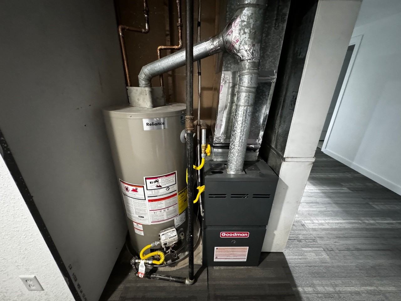 1040 Jade Dr - Photo 2 of 28