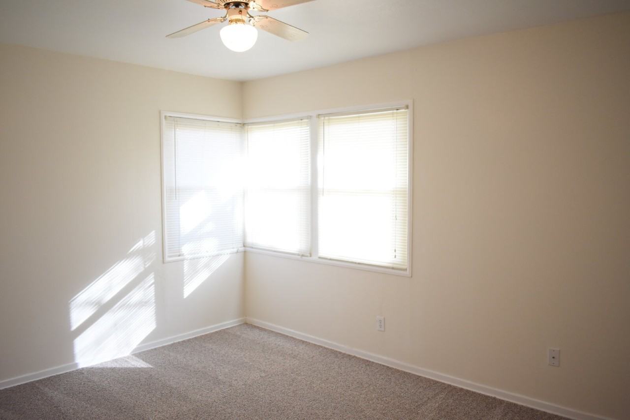 3718 31st St - Photo 5 of 10