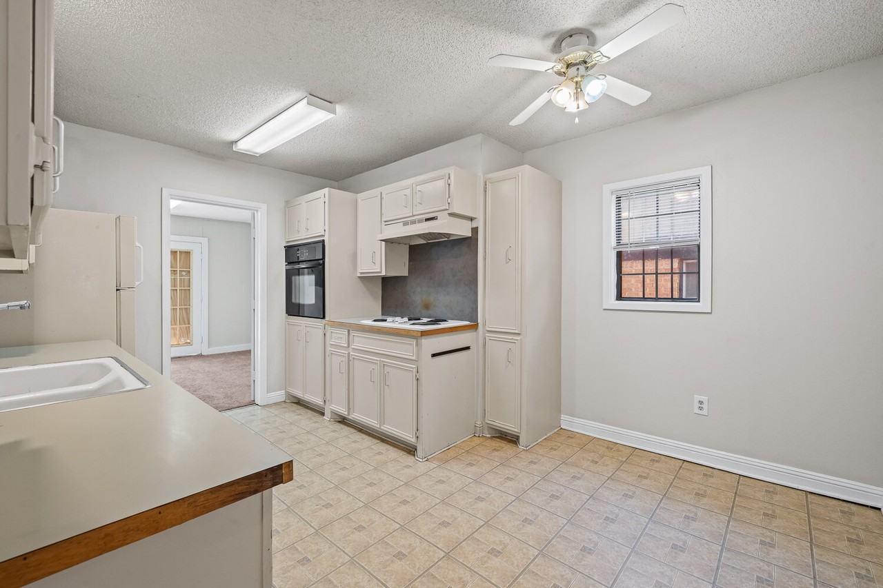 2313 20th St - Photo 6 of 22