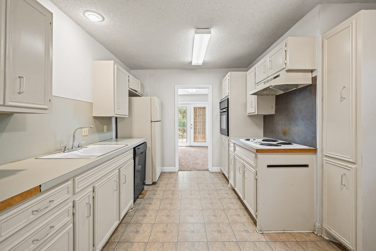 2313 20th St - Photo 7 of 22