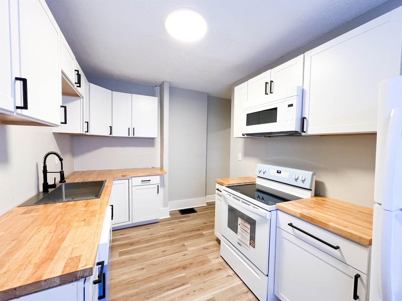 431 N Colorado Ave #2 - Photo 3 of 17