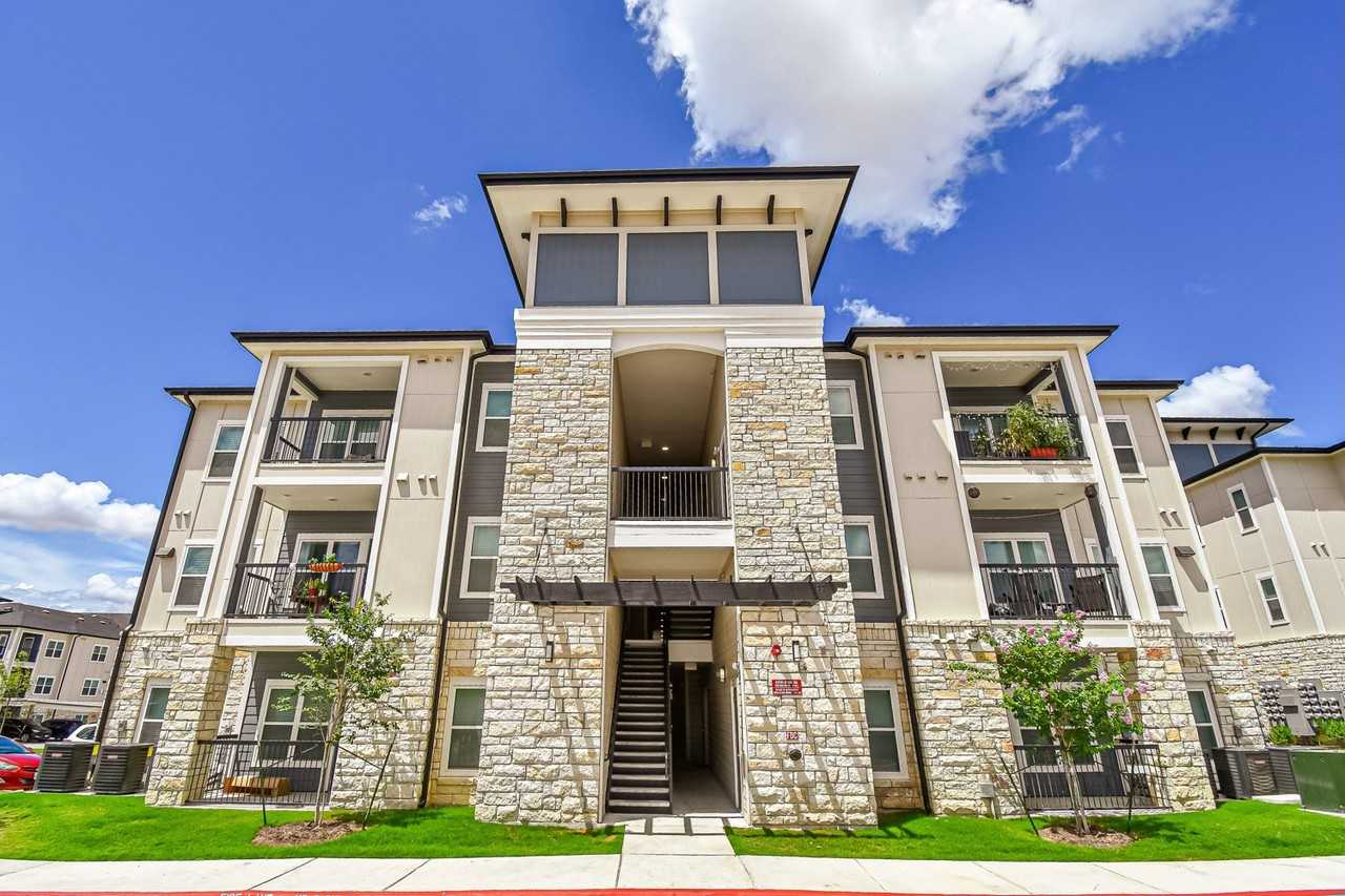 Aspire at Live Oak - Photo 5 of 50