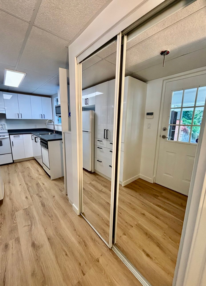 1392 Chamberlain Drive - Photo 3 of 13