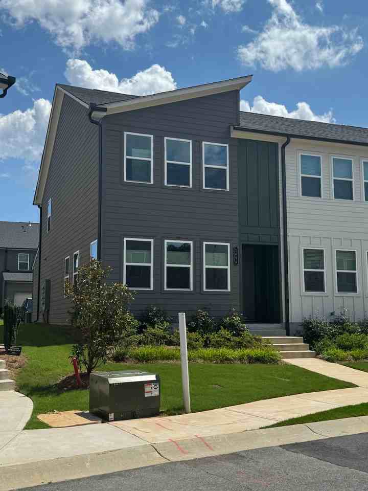 1496 Pinedale Cres Nw #NA - Photo 2 of 30