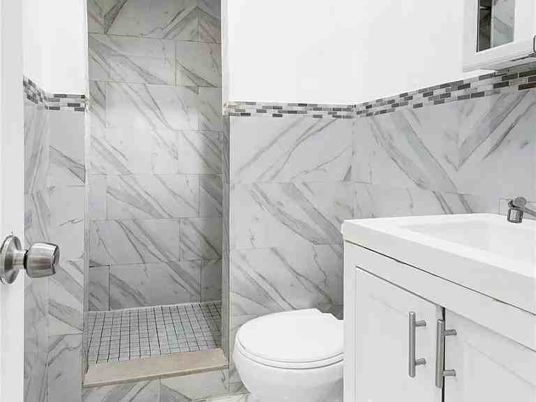 664 Jefferson Place #3 - Photo 4 of 6