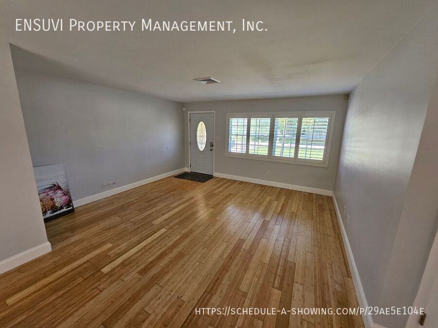 2445 Indigo Dr - Photo 3 of 13
