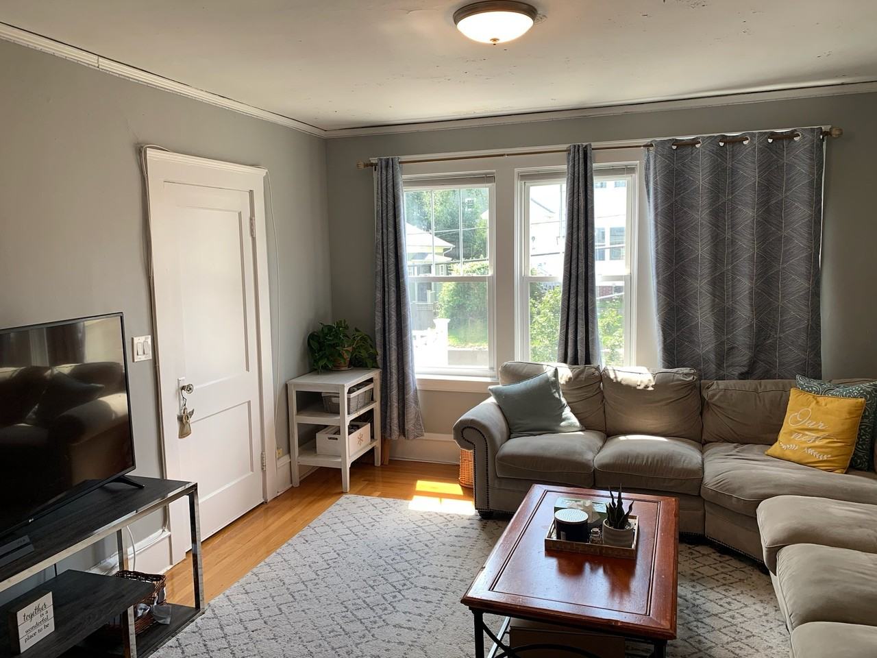 74 Marbury Ave - Photo 2 of 8