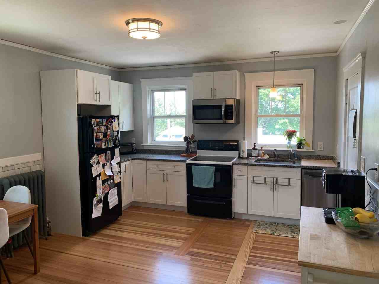 74 Marbury Ave - Photo 3 of 8