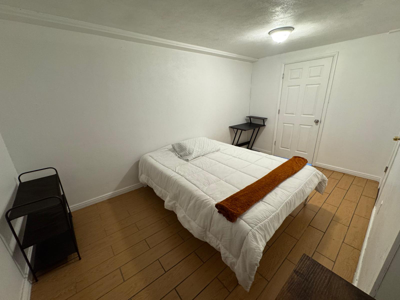 1509 S Foothill Dr - Photo 2 of 9