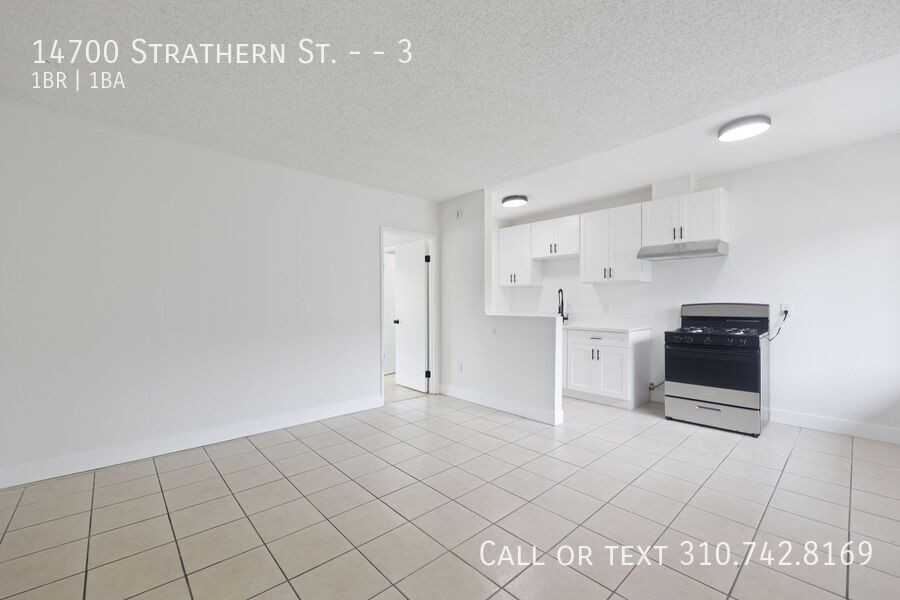 14700 Strathern St #3 - Photo 3 of 14