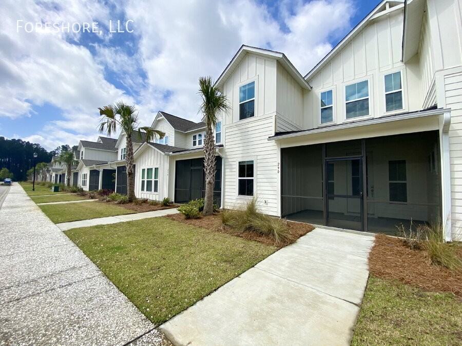 290 Bleeker Street North - Photo 2 of 16