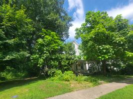 featured image of 131 Lee Ave #131