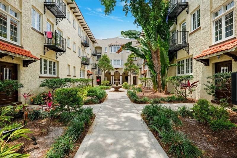 2117 W Dekle Ave - Photo 2 of 13