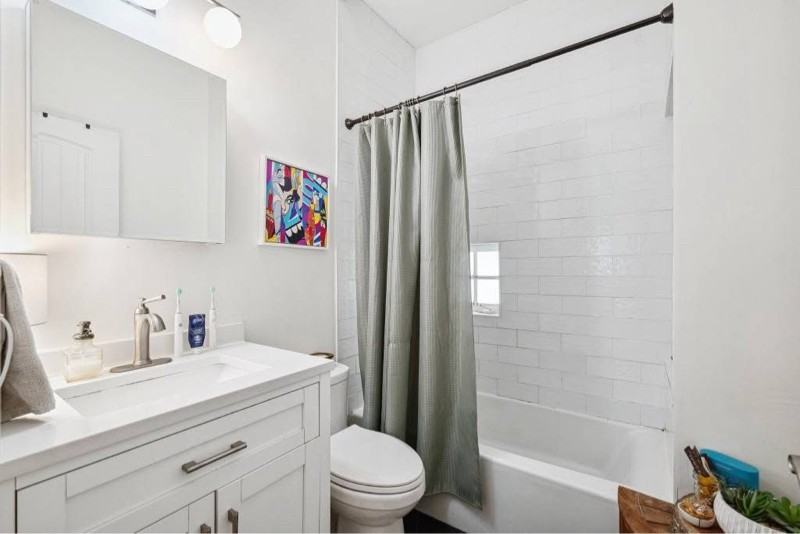 2117 W Dekle Ave - Photo 3 of 13